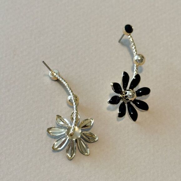 Flower earrings A863 - Picture 3 of 4